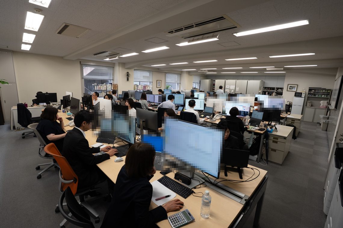 アイネックスの執務フロア