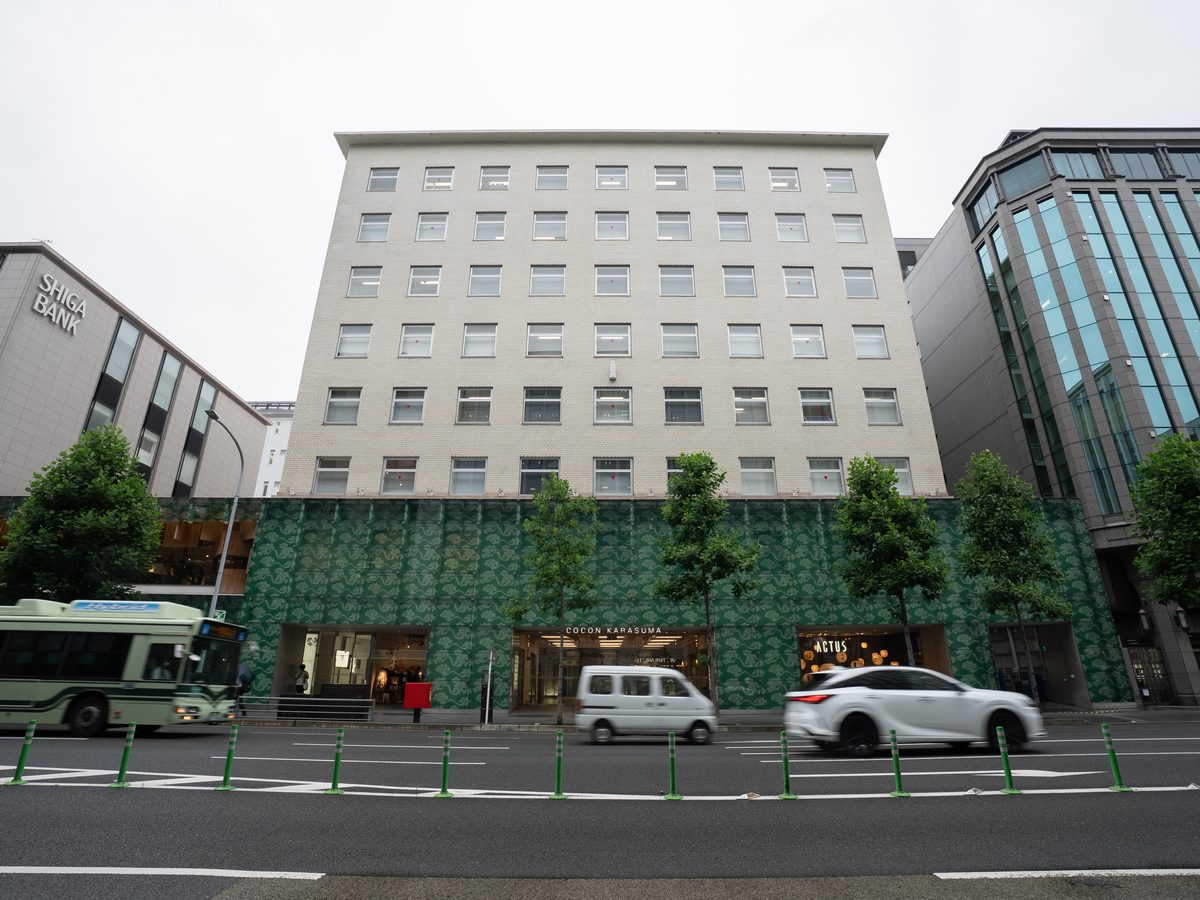 京都本社が入るCOCON烏丸の外観